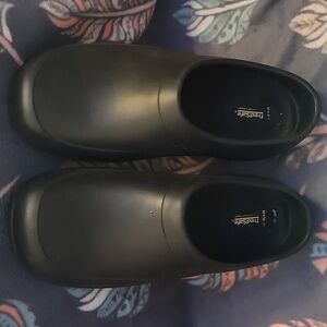 TreadSafe slip resistant shoes